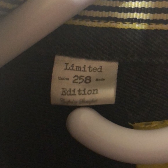 Descendants of thieves limited edition shirt - Picture 4 of 6